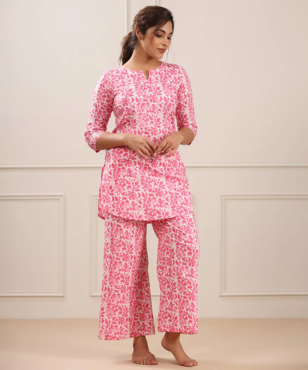 Daabu floral on White Cotton Loungewear Set